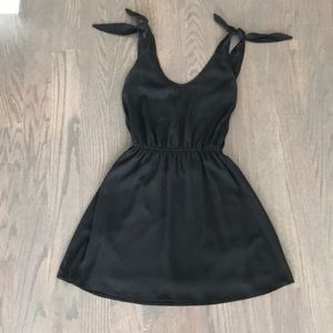 LBD MUMU sz small. Date night never looked so good